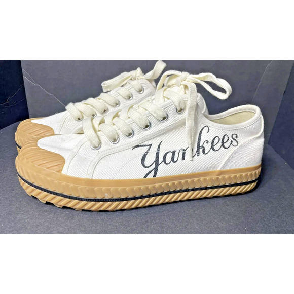 MLB Shoes - MLB Playball New York Yankees Baseball Canvas Chunky Shoes Size 9